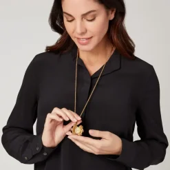 The Metropolitan Museum of Art Watches*Hand-Enameled Egg Pendant Watch