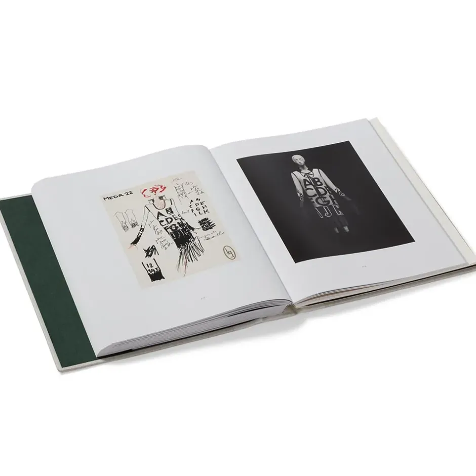 The Metropolitan Museum of Art Exhibition Catalogues*Karl Lagerfeld: A Line Of Beauty