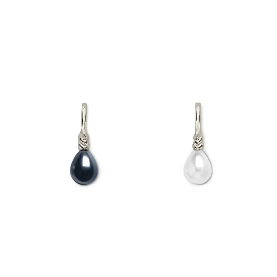 The Metropolitan Museum of Art Earrings*Venus Pearl Silver Drop Earrings, Black/White