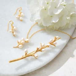 The Metropolitan Museum of Art Earrings*Willow Catkins Pearl Drop Earrings
